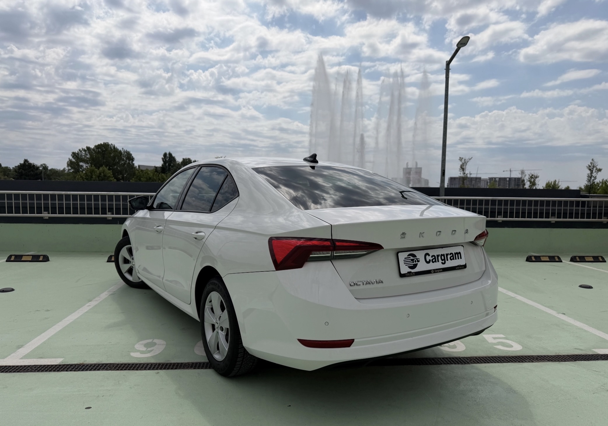 Skoda Octavia 2.0 TDI Ambition - Imagine 3