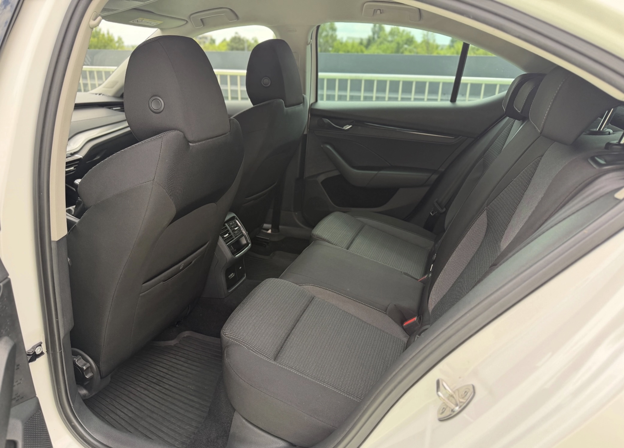 Skoda Octavia 2.0 TDI Ambition - Imagine 30
