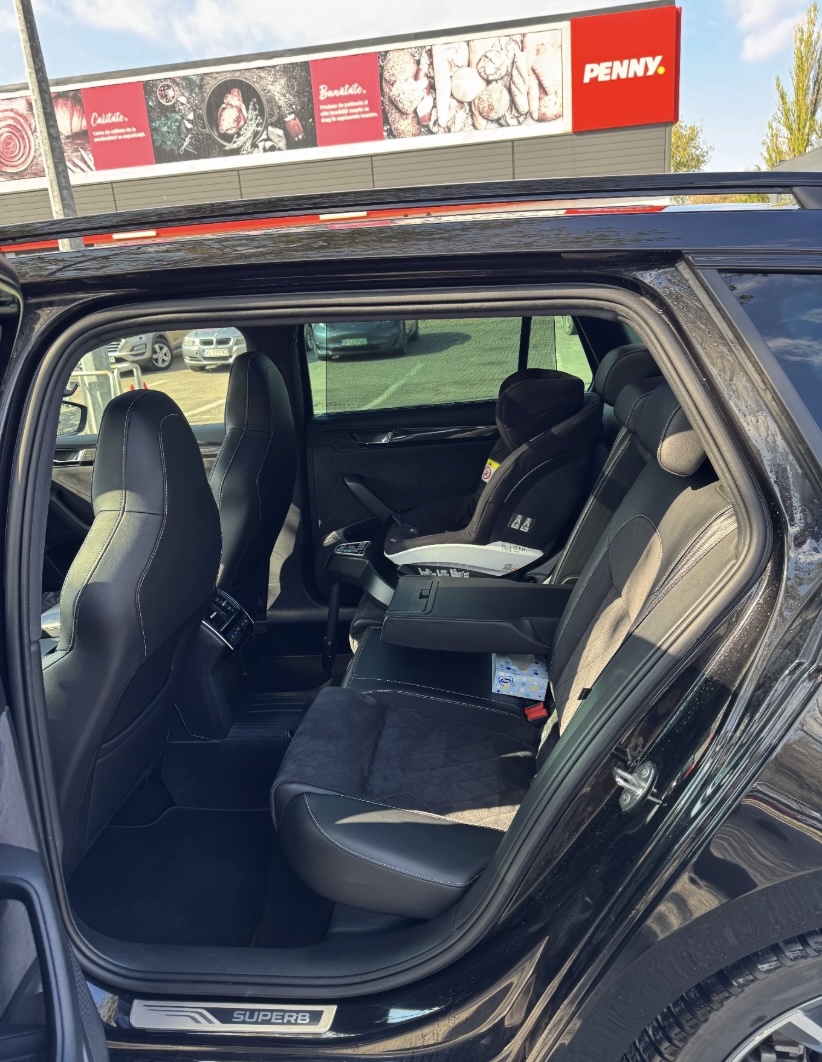 Skoda Superb Sportline - Imagine 11