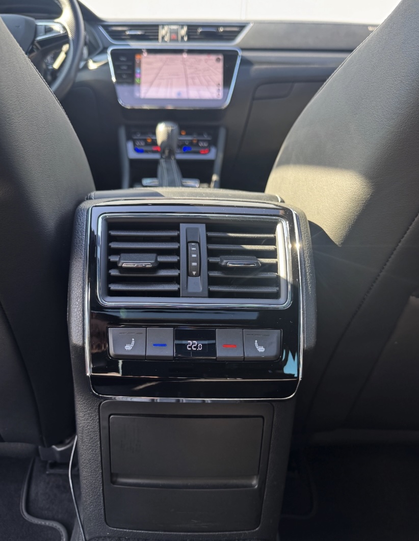 Skoda Superb Sportline - Imagine 14