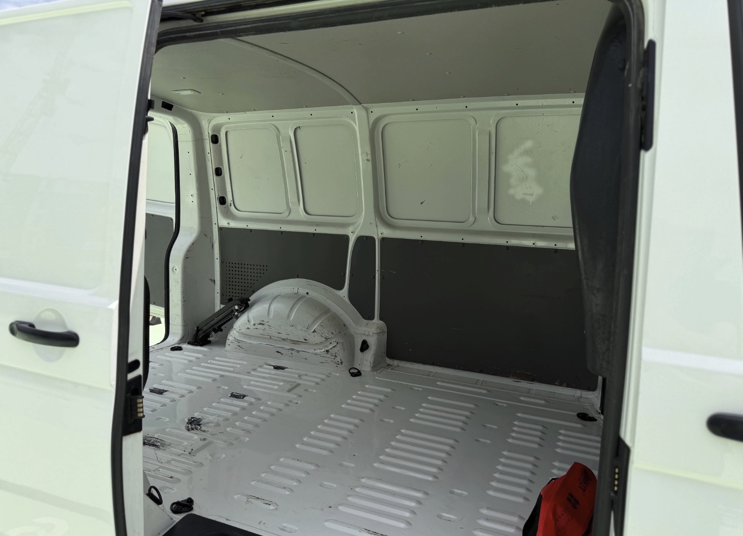 Volkswagen Transporter T6.1 - Imagine 13