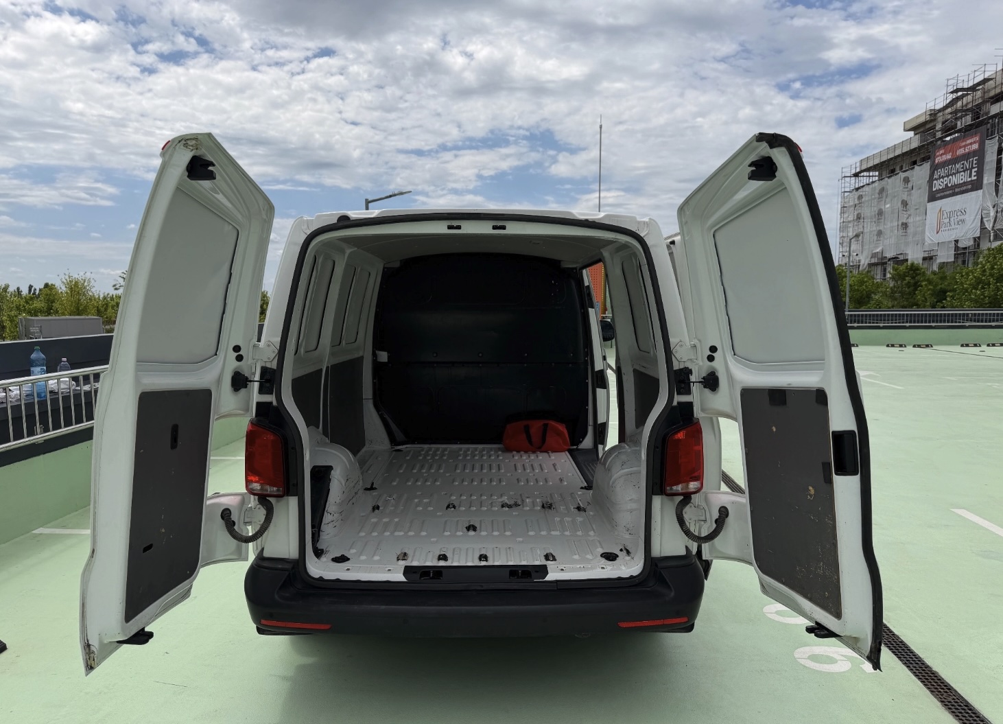Volkswagen Transporter T6.1 - Imagine 15