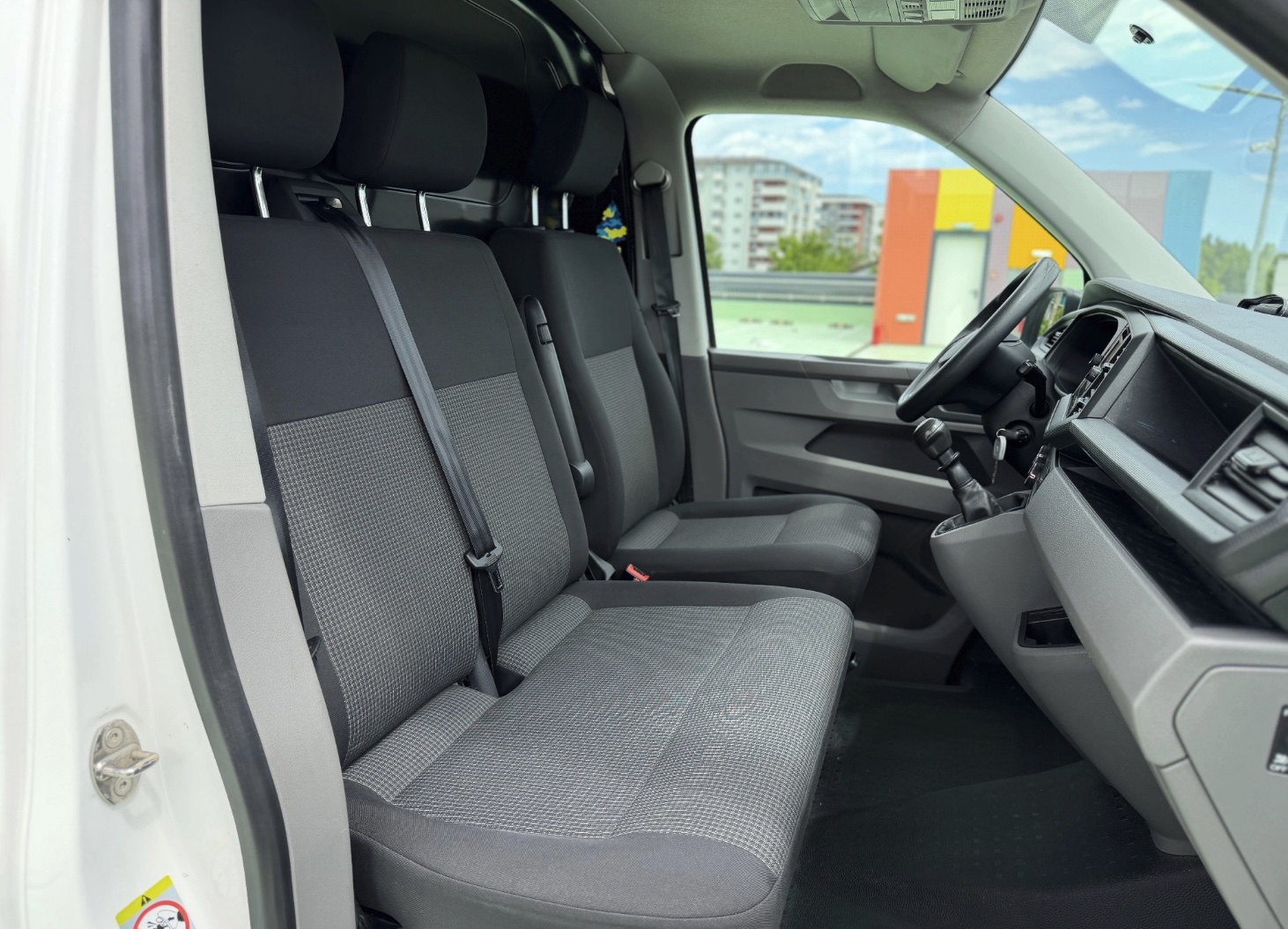 Volkswagen Transporter T6.1 - Imagine 17