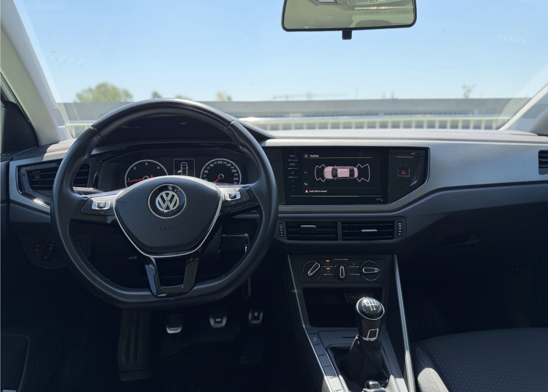 Volkswagen Polo 1.6 TDI Comfortline - Imagine 11