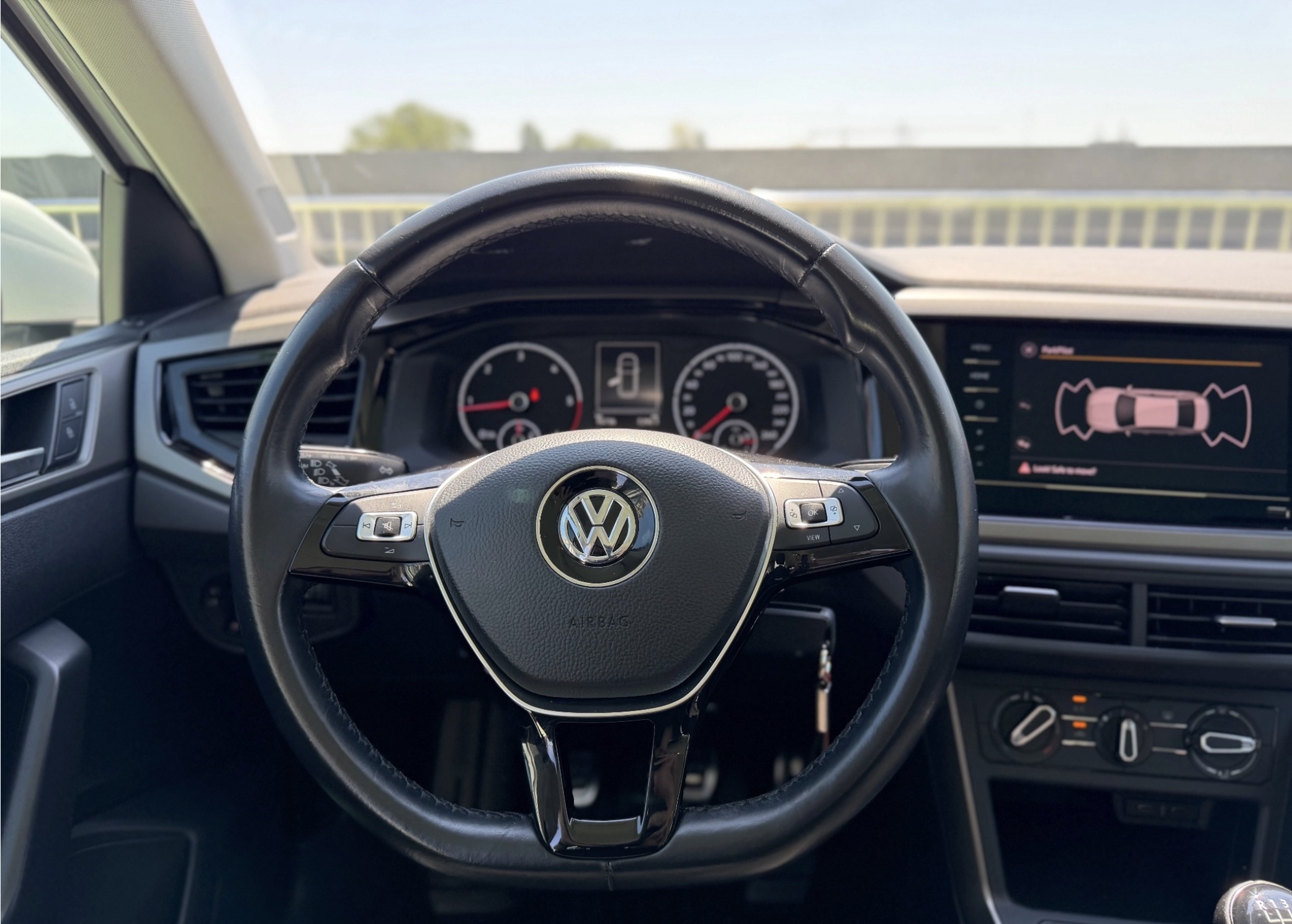 Volkswagen Polo 1.6 TDI Comfortline - Imagine 12