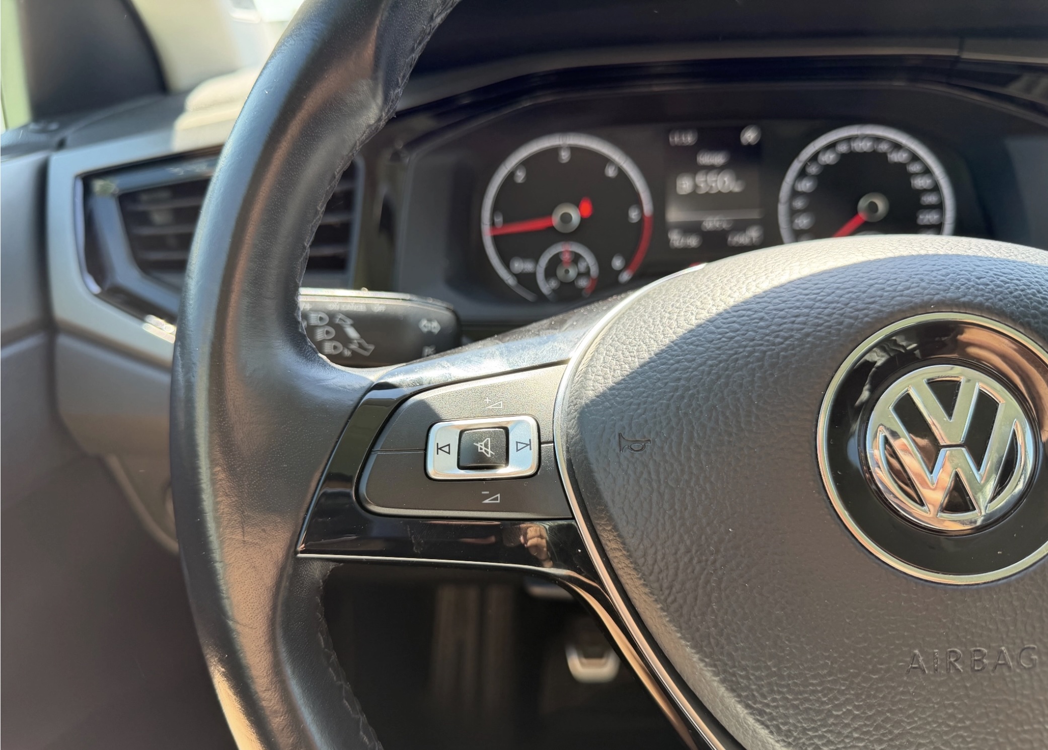 Volkswagen Polo 1.6 TDI Comfortline - Imagine 15
