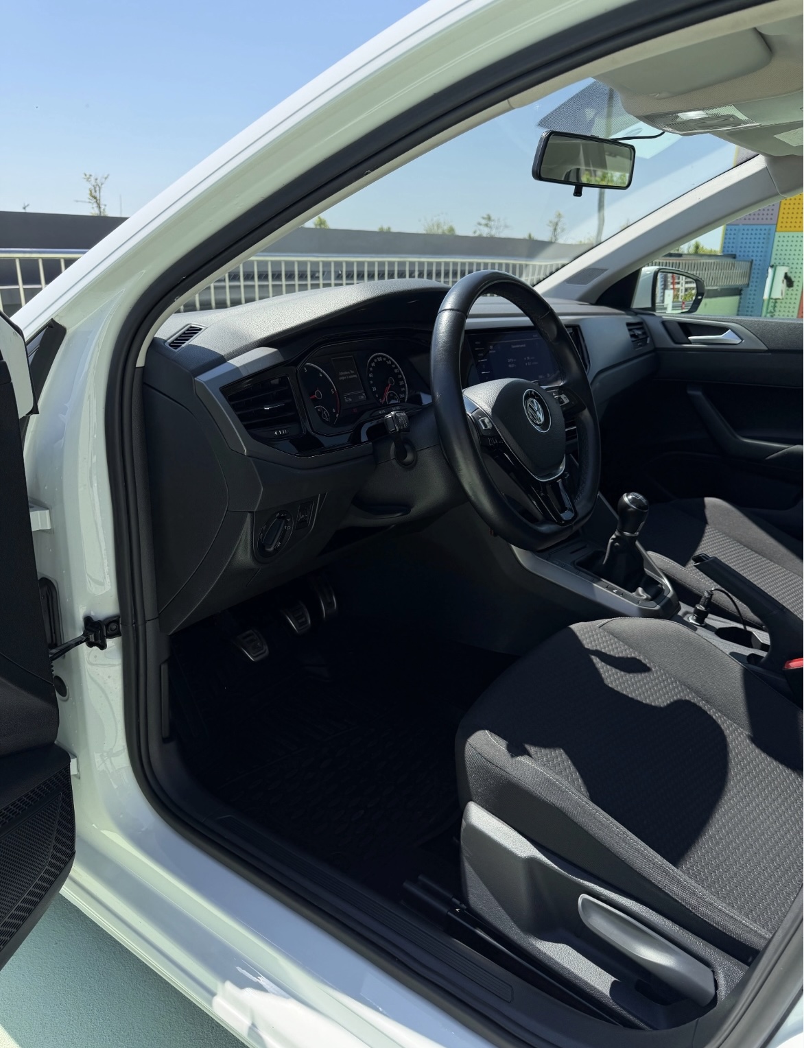 Volkswagen Polo 1.6 TDI Comfortline - Imagine 24