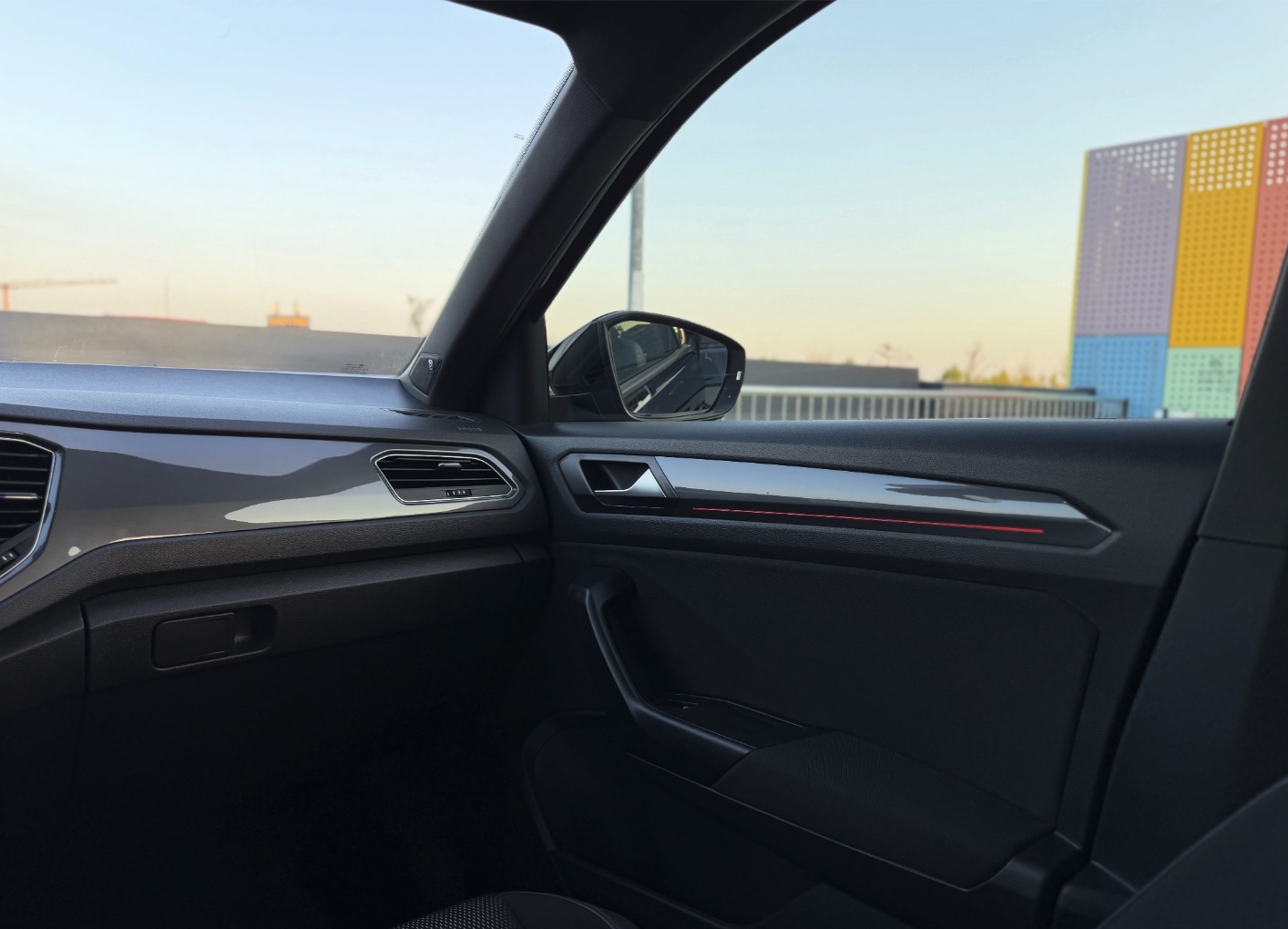 Volkswagen T-Roc 1.5 TSI DSG Sport - Imagine 21