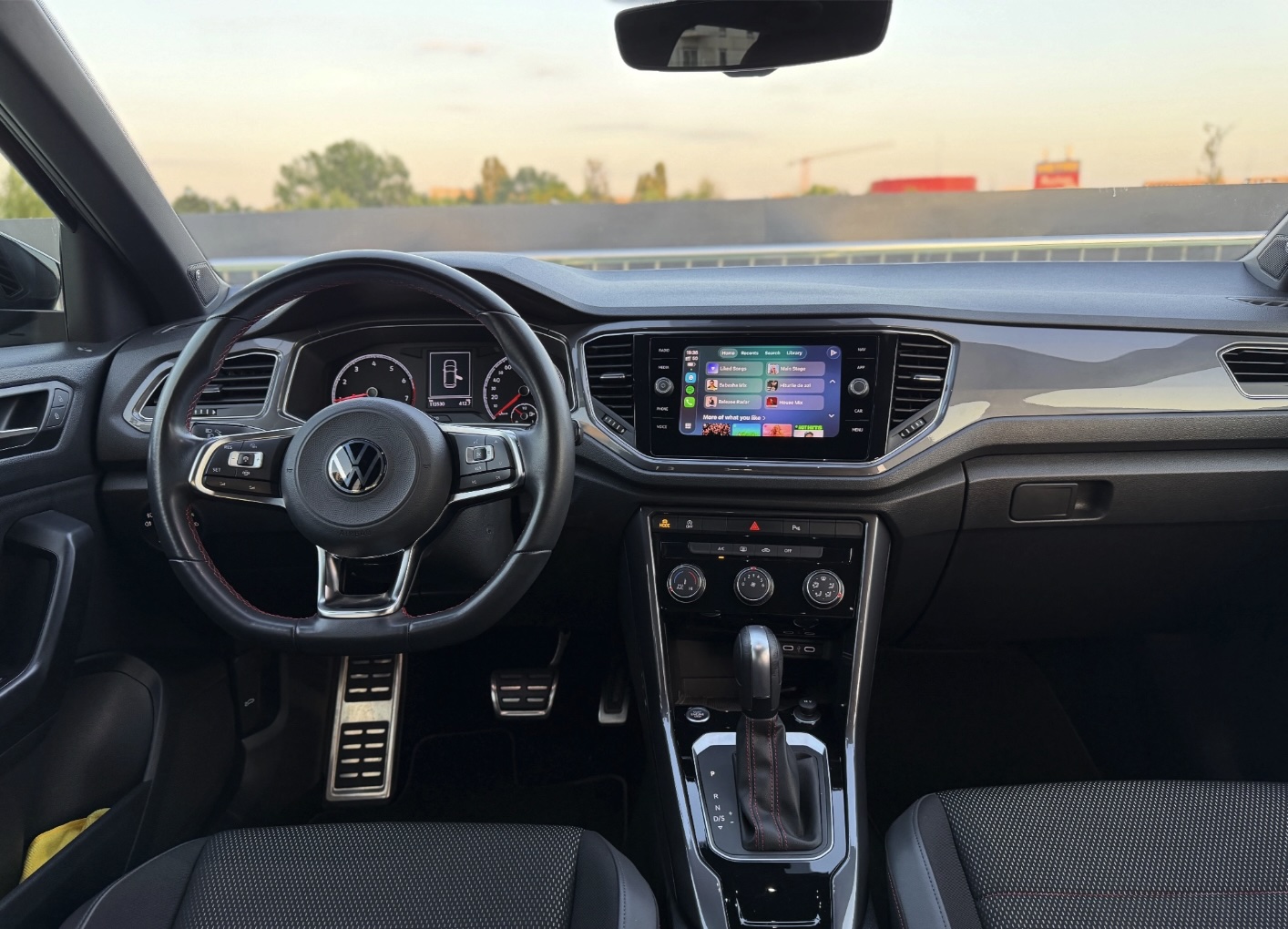 Volkswagen T-Roc 1.5 TSI DSG Sport - Imagine 8